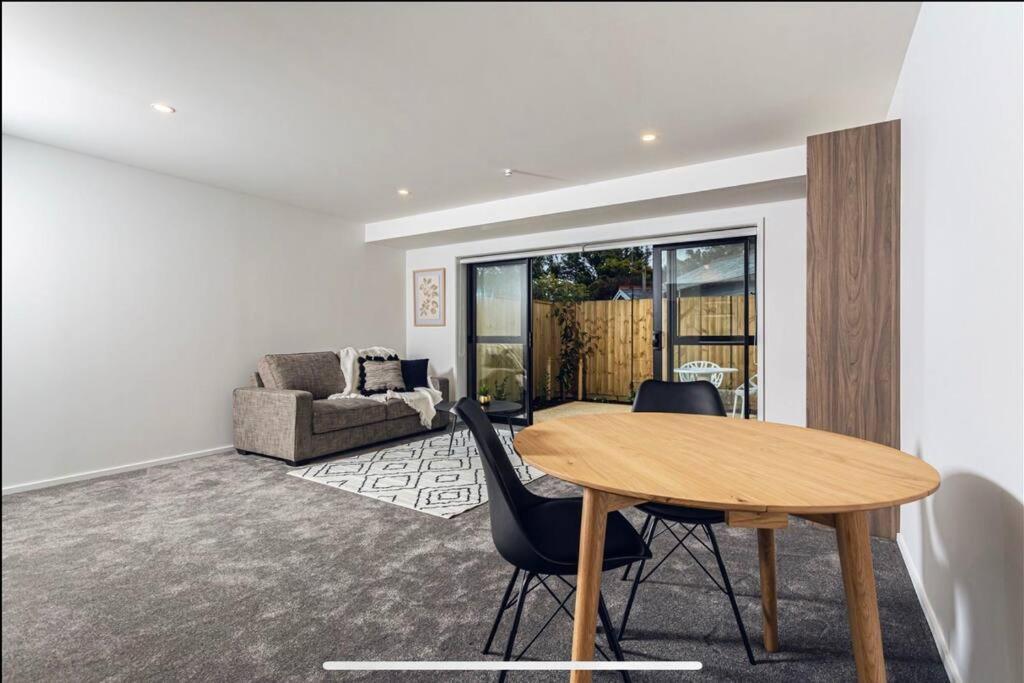 City Centre Apartment Close To Hagley Park Christchurch Eksteriør billede